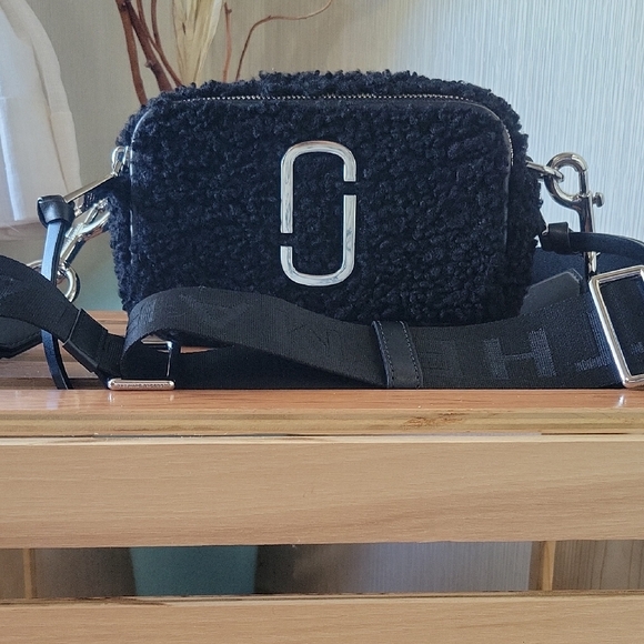 Marc Jacobs Black Shearling Crossbody Bag - Picture 1 of 9